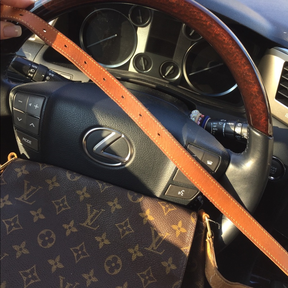 Authentic Louis Vuitton Crossbody bag